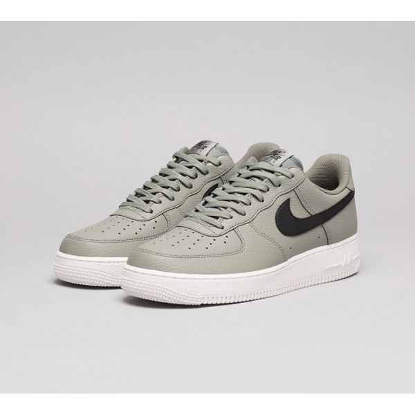 Nike Air Force 1 07 Turnschuhe Herren